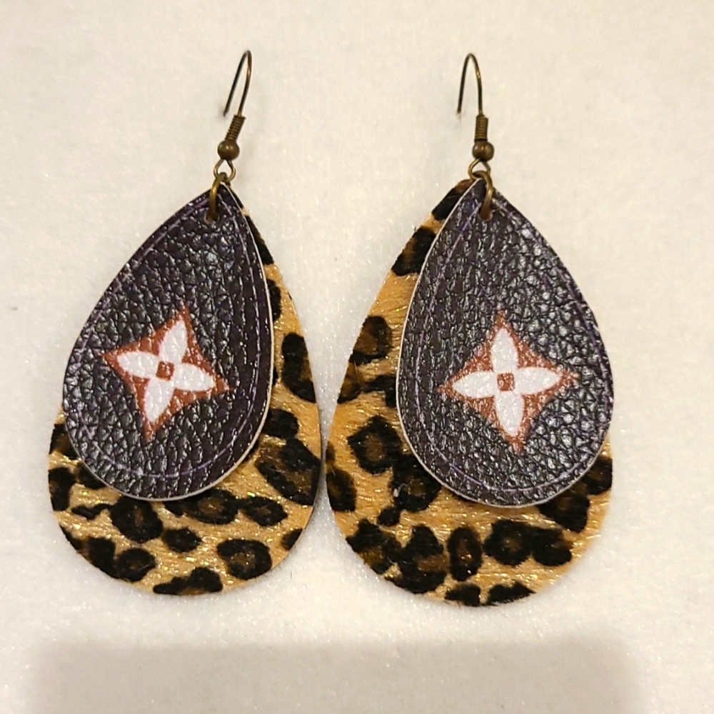 Faux leather Leopard fashion dangle earrings